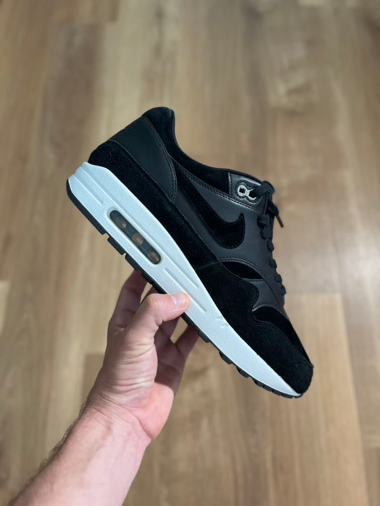 Nike Air Max 1 'Rebel Skull'