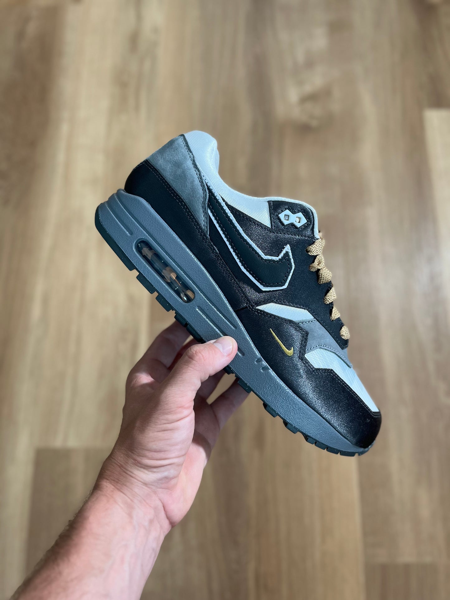 Nike Air Max 1 .SWOOSH ‘Big Head Mode'