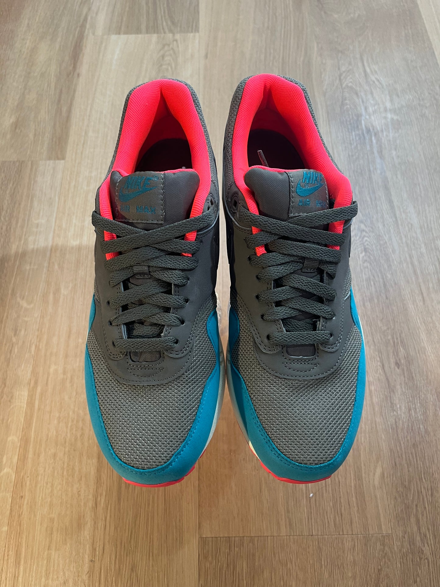 Nike Air Max 1 Essential Hyper Punch’