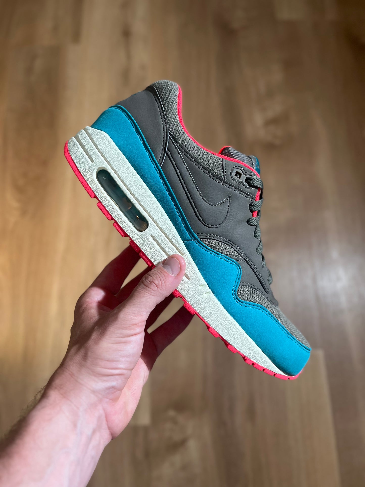 Nike Air Max 1 Essential Hyper Punch’