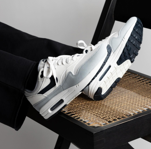 Nike Air Max 1 'Platinum Obsidian'