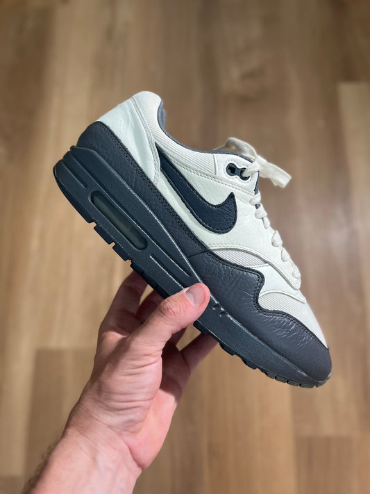 Nike Air Max 1 ‘Sail Dark Obsidian'